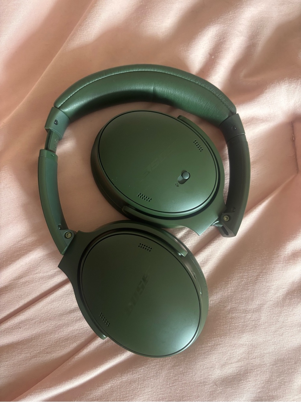 Bose Wireless Over-Ear Headphones in Dark Green